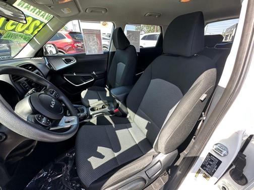 Snow White Pearl 2025 Kia Soul LX