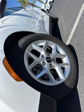 Snow White Pearl 2025 Kia Soul LX