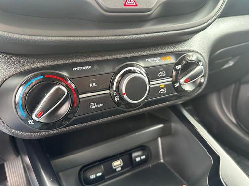 Gravity Gray 2025 Kia Soul LX