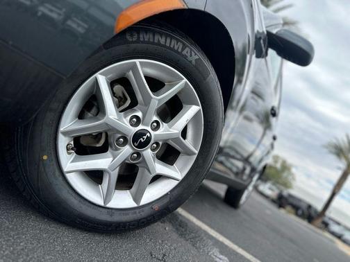 Gravity Gray 2025 Kia Soul LX