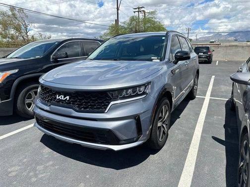 Silver 2023 Kia Sorento S
