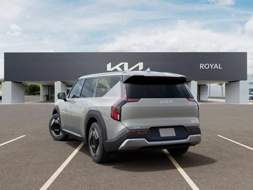 Ivory 2026 Kia EV9 Light Long Range