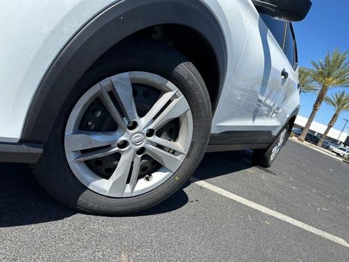 Fresh Powder 2024 Nissan Kicks S