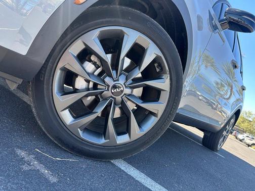 Gray 2023 Kia Sorento X-Line EX