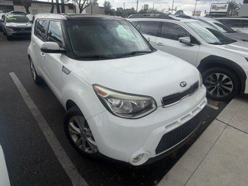 Clear White 2016 Kia Soul !