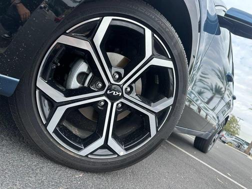 Mineral Blue 2023 Kia Niro EX Touring