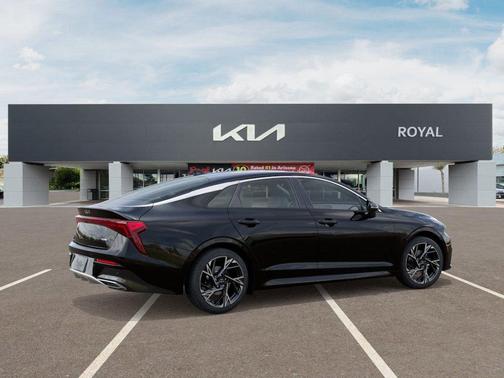 Aurora Black Pearl 2026 Kia K5 GT-Line