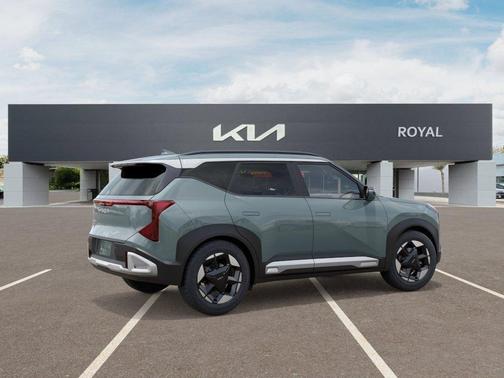 Green 2027 Kia Seltos EX