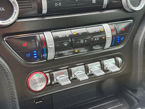 Oxford White 2022 Ford Mustang EcoBoost Premium