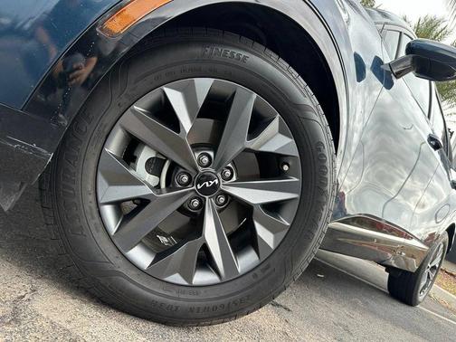 Blue 2023 Kia Sportage Hybrid SX-Prestige
