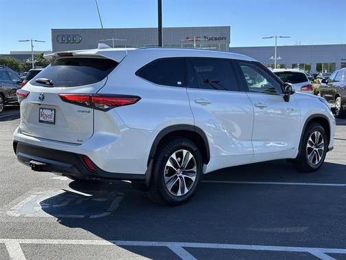 2021 Toyota Highlander Hybrid XLE