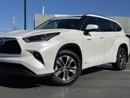 2021 Toyota Highlander Hybrid XLE