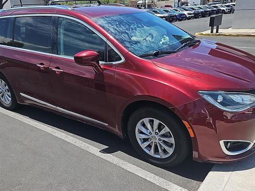 2019 Chrysler Pacifica Touring-L