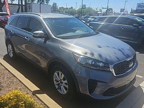 Everlasting Silver 2020 Kia Sorento LX