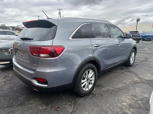 Silver 2020 Kia Sorento LX