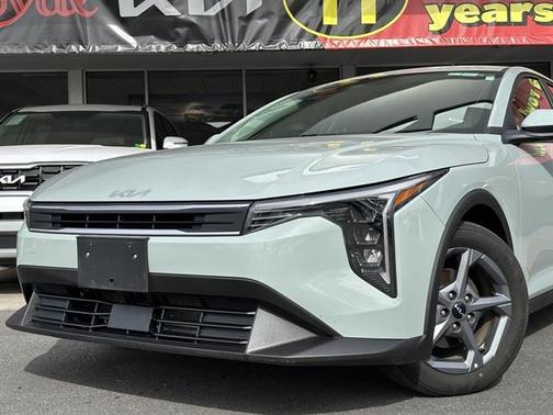 2025 Kia K4 LX