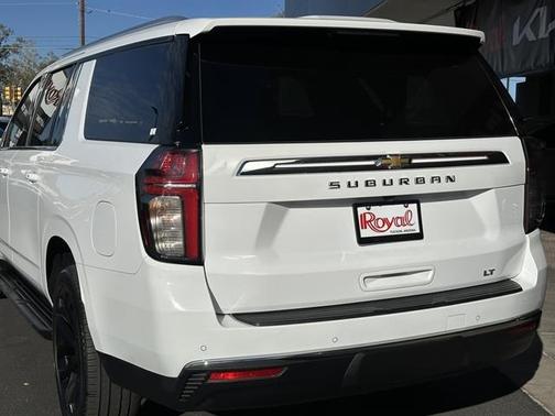 2021 Chevrolet Suburban LT