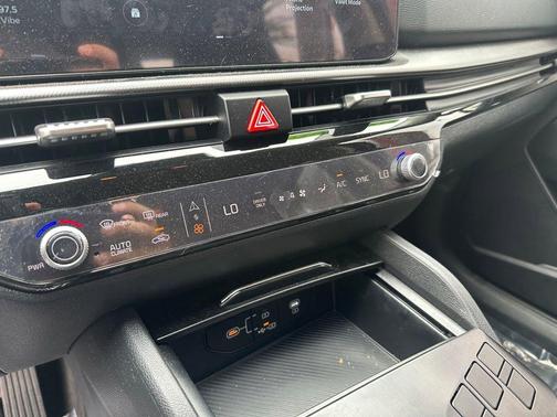 Gray 2026 Kia Sportage Hybrid LX