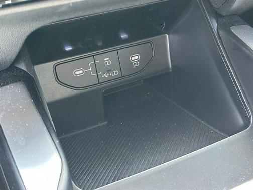 White Pearl 2026 Kia Sorento LX