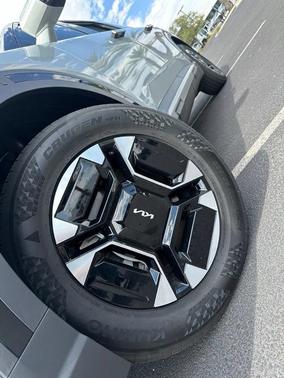 Ivory 2027 Kia Telluride EX