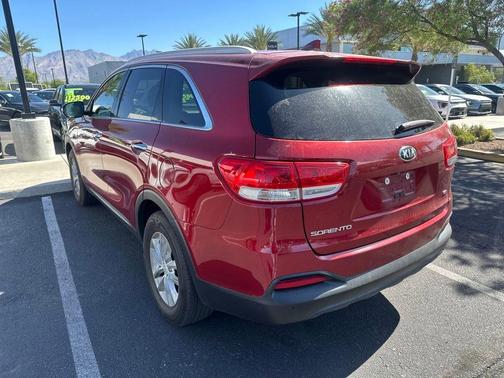 Silver 2018 Kia Sorento LX