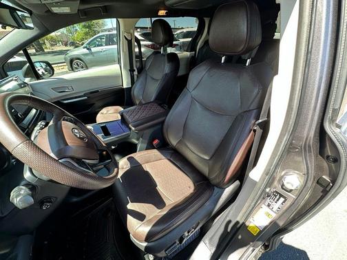 Predawn Gray Mica 2023 Toyota Sienna Platinum 7 passenger