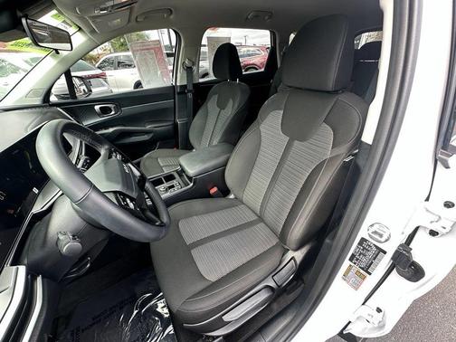 White Pearl 2026 Kia Sorento LX