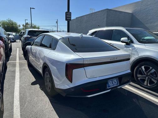 Snow White Pearl 2025 Kia K4 LX
