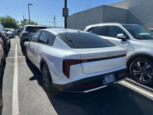 Snow White Pearl 2025 Kia K4 LX