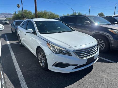 Quartz White Pearl 2017 Hyundai SONATA Base