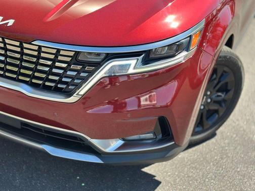 Flare Red 2023 Kia Carnival SX