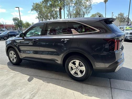 2025 Kia Sorento LX