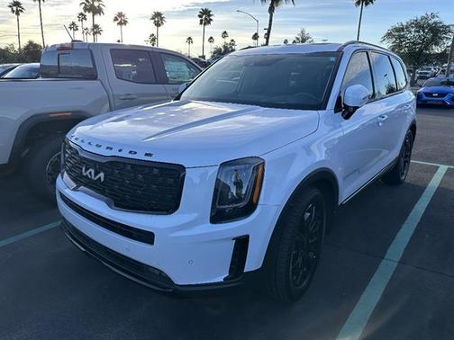 Glacial White Pearl 2022 Kia Telluride SX
