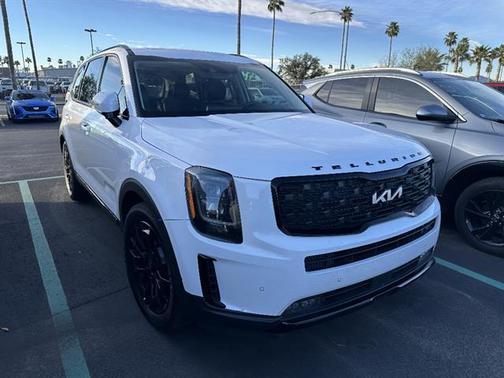 Glacial White Pearl 2022 Kia Telluride SX