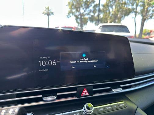 Metal 2023 Hyundai ELANTRA Limited
