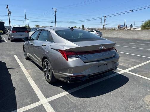 Metal 2023 Hyundai ELANTRA Limited