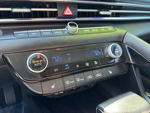 Metal 2023 Hyundai ELANTRA Limited