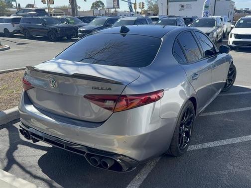 2021 Alfa Romeo Giulia Base