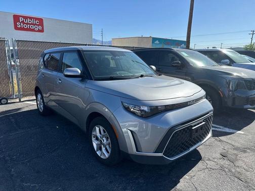 Gray 2025 Kia Soul LX