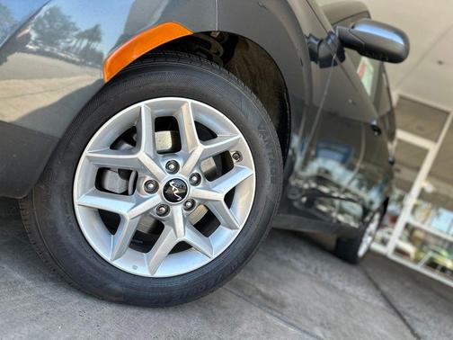 Gray 2025 Kia Soul LX