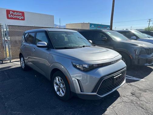 Gray 2025 Kia Soul LX