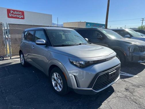 Gray 2025 Kia Soul LX