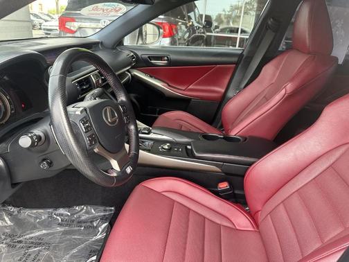 2018 Lexus IS 300 Base