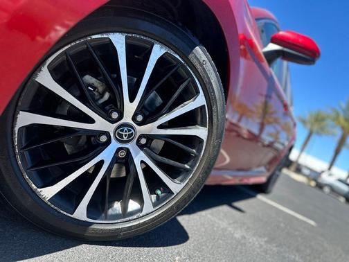 Red 2019 Toyota Camry SE