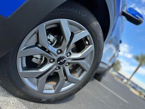 Neptune Blue 2024 Kia Seltos S