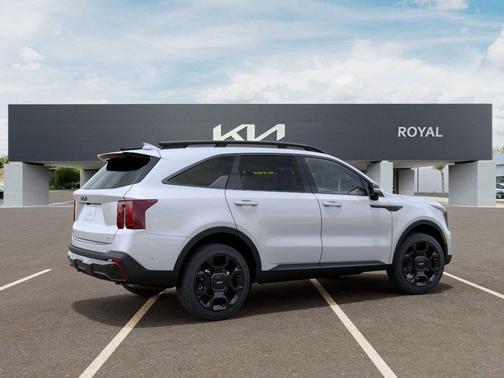 Glacial White Pearl 2026 Kia Sorento X-Line SX