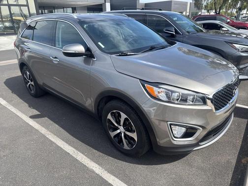 Titanium Silver 2018 Kia Sorento EX