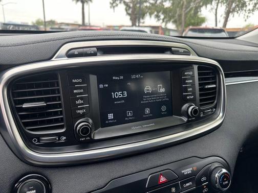 Titanium Silver 2018 Kia Sorento EX
