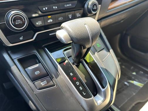 White 2018 Honda CR-V EX