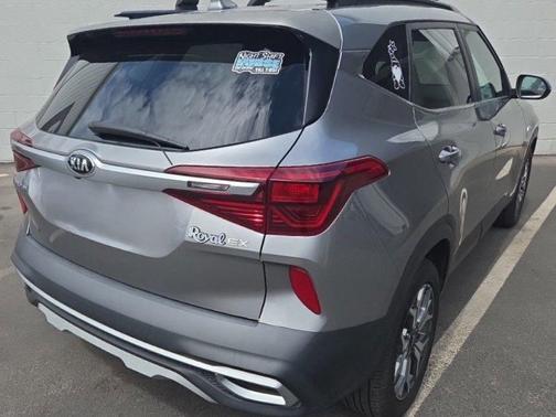 Steel Gray 2021 Kia Seltos EX